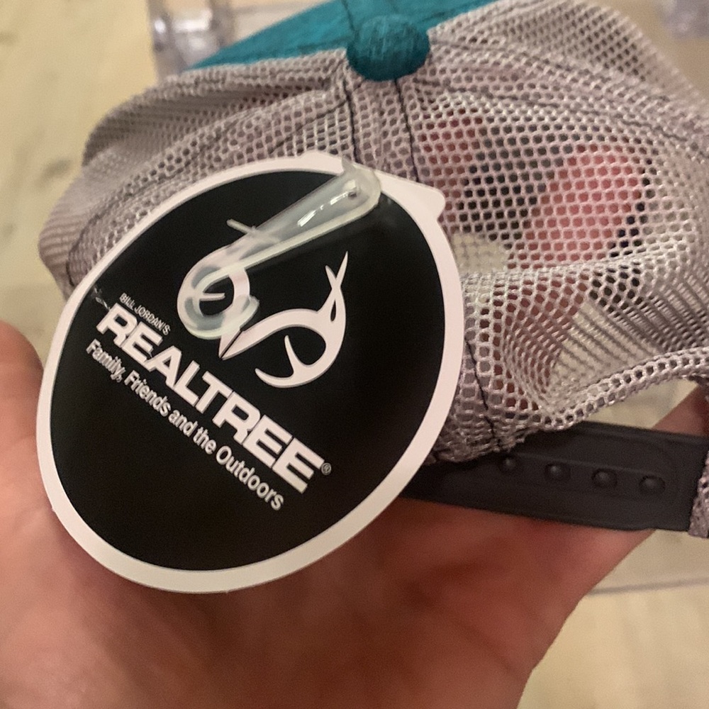 Realtree hat - Picture 3 of 4